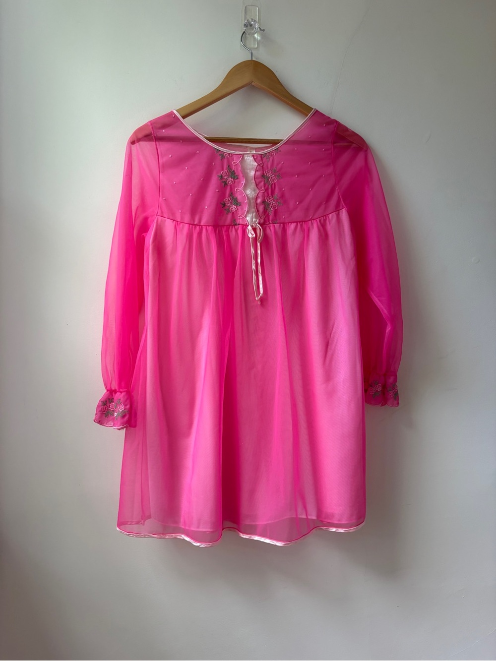 Vintage 60s Sheer Peignoir Embroidered - Picture 2 of 13